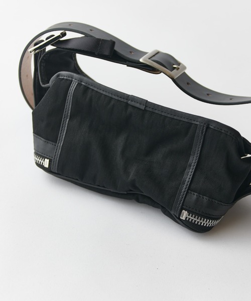 Lui's(ルイス)の「MICHELLE BODY BAG / CERATO BRIGHT H(ショルダーバッグ・メンズ・ブラック・FREE)」の8枚目の写真