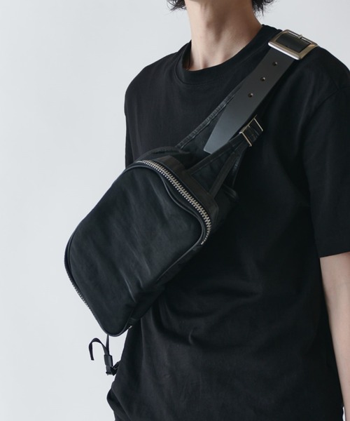Lui's(ルイス)の「MICHELLE BODY BAG / CERATO BRIGHT H(ショルダーバッグ・メンズ・ブラック・FREE)」の22枚目の写真