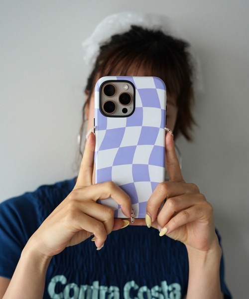 SANSeLF(サンセルフ)の「【SANSeLF】ウェービーチェッカーフラッグiPhoneケース sac26s004(スマホケース/カバー・レディース・イエロー/パープル/ピンク・iPhone 15/iPhone 16/iPhone 17)」の7枚目の写真
