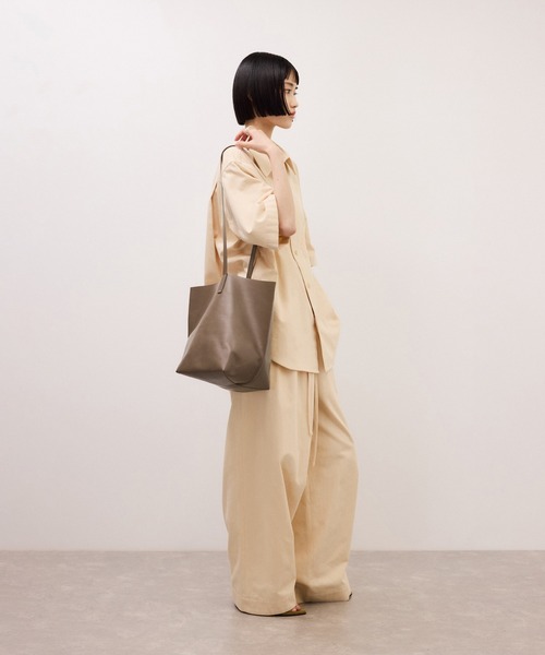 ADAM ET ROPE'(アダムエロペ)の「【PFT】Crepe Large Bag(ショルダーバッグ・レディース・ブラウン/ブラック/ベージュ・FREE)」の20枚目の写真