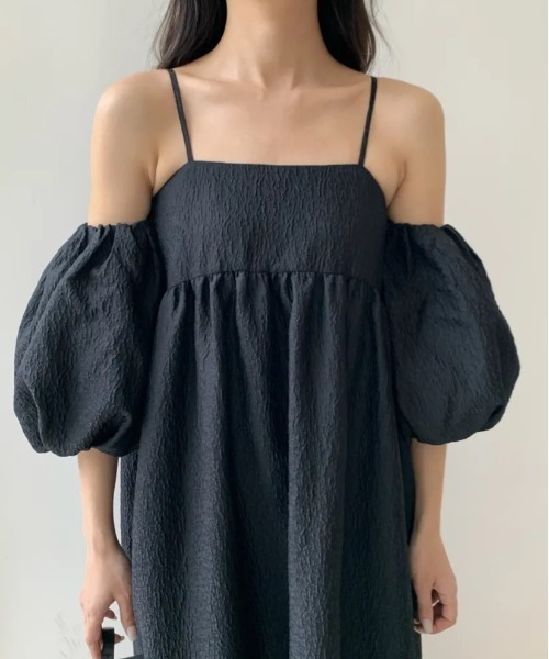 BIRTHDAY BASH(バースデイバッシュ)の「JACQUARD 2WAY PUFF STRAP DRESS(ワンピース・レディース・ブラック・FREE)」の4枚目の写真