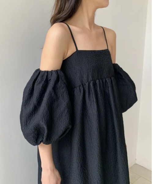 BIRTHDAY BASH(バースデイバッシュ)の「JACQUARD 2WAY PUFF STRAP DRESS(ワンピース・レディース・ブラック・FREE)」の6枚目の写真