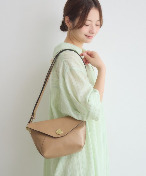 SAN HIDEAKI MIHARA(サンヒデアキミハラ)の「【SAN HIDEAKIMIHARA】メールバッグS(ショルダーバッグ・レディース・ベージュ/キャメル・MEDIUM)」の3枚目の写真