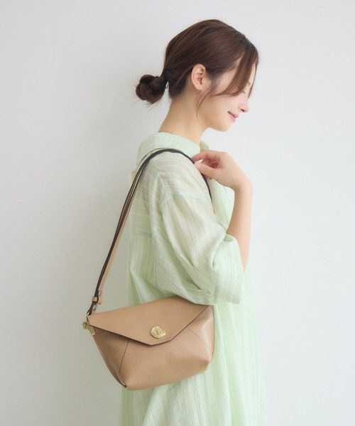 SAN HIDEAKI MIHARA(サンヒデアキミハラ)の「【SAN HIDEAKIMIHARA】メールバッグS(ショルダーバッグ・レディース・ベージュ/キャメル・MEDIUM)」の4枚目の写真