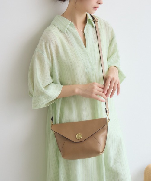 SAN HIDEAKI MIHARA(サンヒデアキミハラ)の「【SAN HIDEAKIMIHARA】メールバッグS(ショルダーバッグ・レディース・ベージュ/キャメル・MEDIUM)」の5枚目の写真