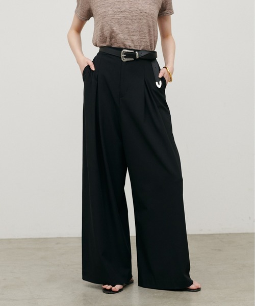 LARUTA（ラルータ）の「【LARUTA】［接触冷感・UVカット］BOXタックワイドパンツ（スラックス・レディース・ブラック/ブラウン/アイボリー/グレイッシュベージュ・MEDIUM/LARGE）」の3枚目の写真
