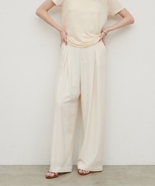 LARUTA（ラルータ）の「【LARUTA】［接触冷感・UVカット］BOXタックワイドパンツ（スラックス・レディース・ブラック/ブラウン/アイボリー/グレイッシュベージュ・MEDIUM/LARGE）」の12枚目の写真