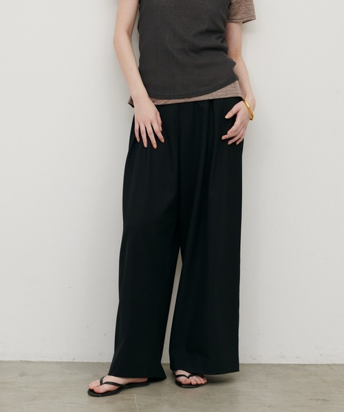 LARUTA（ラルータ）の「【LARUTA】［接触冷感・UVカット］BOXタックワイドパンツ（スラックス・レディース・ブラック/ブラウン/アイボリー/グレイッシュベージュ・MEDIUM/LARGE）」の21枚目の写真