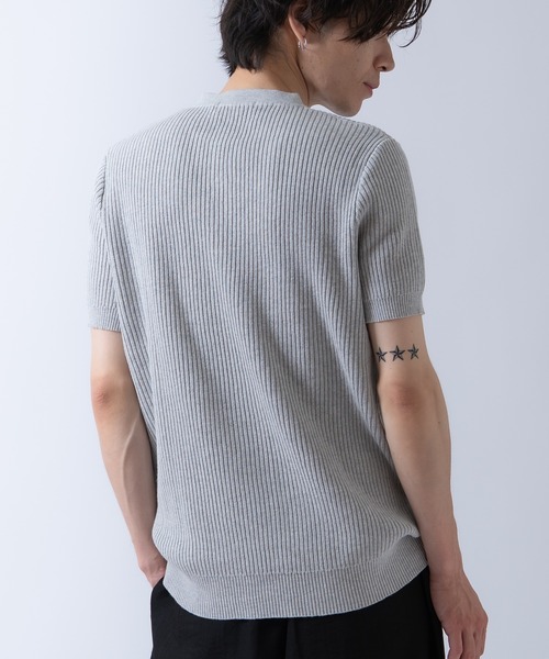Crownor(クラウノアー)の「ヘンリーネック リブニット 半袖 Tシャツ(ニット/セーター・メンズ・ブラック/グレー/ホワイト・LARGE/MEDIUM)」の8枚目の写真
