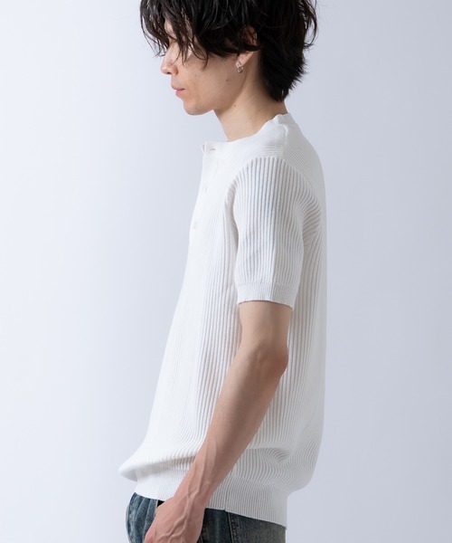 Crownor(クラウノアー)の「ヘンリーネック リブニット 半袖 Tシャツ(ニット/セーター・メンズ・ブラック/グレー/ホワイト・LARGE/MEDIUM)」の6枚目の写真