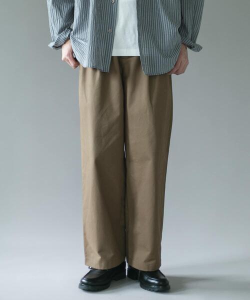 URBAN RESEARCH DOORS(アーバンリサーチドアーズ)の「1タックワイドストレートチノパンツ 26AW(その他パンツ・メンズ・ベージュ/ネイビー・MEDIUM/LARGE)」の3枚目の写真