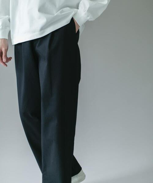 URBAN RESEARCH DOORS(アーバンリサーチドアーズ)の「1タックワイドストレートチノパンツ 26AW(その他パンツ・メンズ・ベージュ/ネイビー・MEDIUM/LARGE)」の15枚目の写真