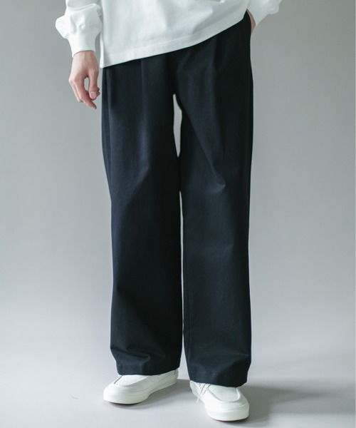 URBAN RESEARCH DOORS（アーバンリサーチドアーズ）の「1タックワイドストレートチノパンツ（チノパンツ・メンズ・ベージュ/ネイビー・MEDIUM/LARGE）」の2枚目の写真