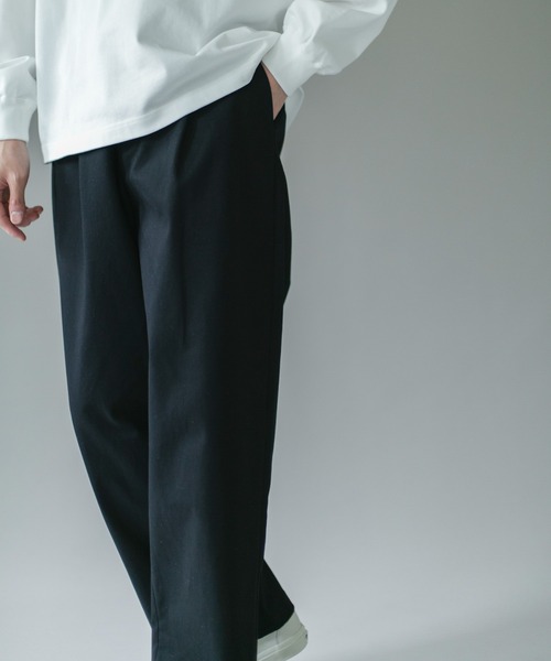 URBAN RESEARCH DOORS（アーバンリサーチドアーズ）の「1タックワイドストレートチノパンツ（チノパンツ・メンズ・ベージュ/ネイビー・MEDIUM/LARGE）」の4枚目の写真