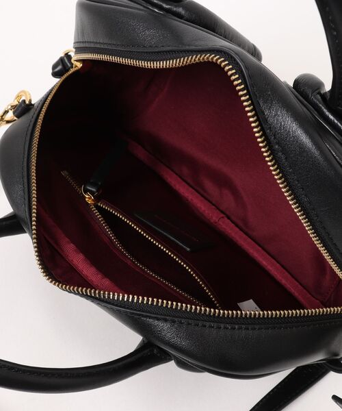 MARC JACOBS(マークジェイコブス)の「BABE TOP HANDLE/ベイブ トップ ハンドル(ショルダーバッグ・レディース・ブラック/ホワイト・ONE SIZE)」の11枚目の写真