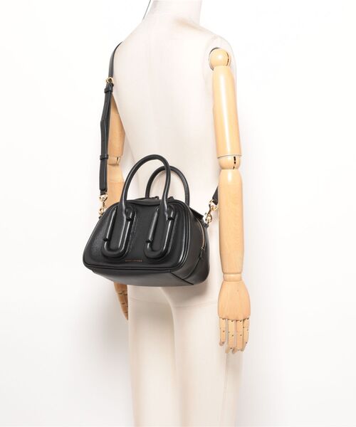 MARC JACOBS(マークジェイコブス)の「BABE TOP HANDLE/ベイブ トップ ハンドル(ショルダーバッグ・レディース・ブラック/ホワイト・ONE SIZE)」の12枚目の写真