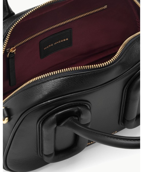 MARC JACOBS(マークジェイコブス)の「BABE TOP HANDLE/ベイブ トップ ハンドル(ショルダーバッグ・レディース・ブラック/ホワイト・ONE SIZE)」の8枚目の写真