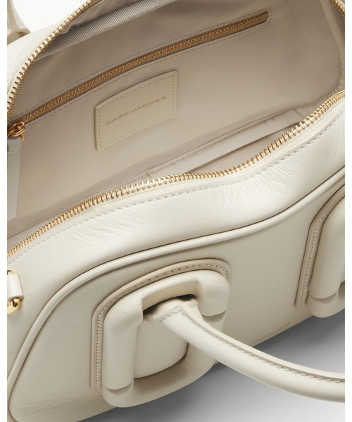 MARC JACOBS(マークジェイコブス)の「BABE TOP HANDLE/ベイブ トップ ハンドル(ショルダーバッグ・レディース・ブラック/ホワイト・ONE SIZE)」の5枚目の写真