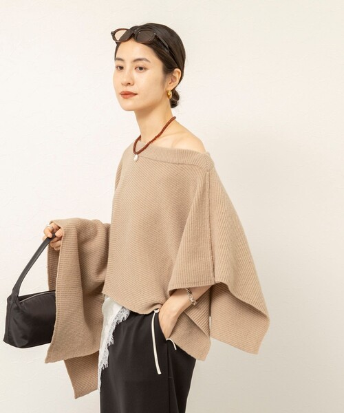 MAQWEL(マクウェル)の「【MAQWEL/マクウェル】Vネックニットポンチョ(ニット/セーター・レディース・ベージュ/チャコールグレー・FREE)」の16枚目の写真