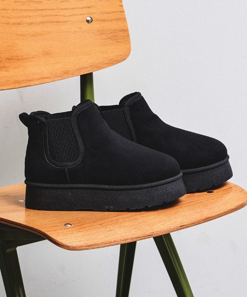 MEI(メイ)の「【MEI メイ】SUEDE LIKE SIDE GORE BOOTS 厚底 スエードライク サイドゴアブーツ(ボアライニング)(ブーツ・レディース・ブラウン/ベージュ/ブラック・S/M/L)」の1枚目の写真