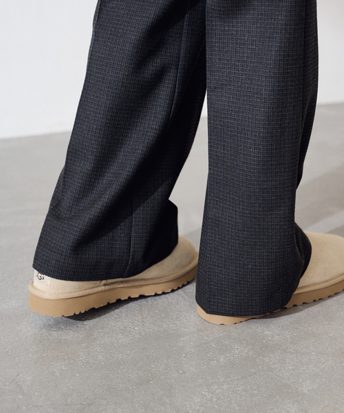 FRAMeWORK（フレームワーク）の「≪追加≫UGG/アグ CLASSIC SLIPPER（その他シューズ・レディース・ブラック/ライトグレー・24cm/23cm/22cm/25cm）」の6枚目の写真