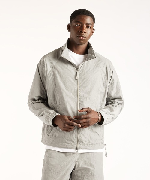 NEW BALANCE(ニューバランス)の「NB GREY ナイロンジャケット(ナイロンジャケット・メンズ・グレー・X-LARGE/XX-LARGE/SMALL/MEDIUM/LARGE)」の1枚目の写真