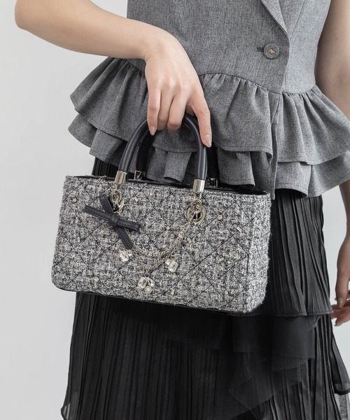 RANDA(ランダ)の「【Special Bag】2WAY チャーム付きビジューキルティングバッグ(ショルダーバッグ・レディース・ピンク/アイボリー/ネイビー・M)」の1枚目の写真