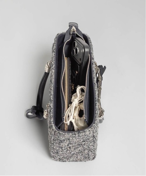 RANDA(ランダ)の「【Special Bag】2WAY チャーム付きビジューキルティングバッグ(ショルダーバッグ・レディース・ピンク/アイボリー/ネイビー・M)」の22枚目の写真