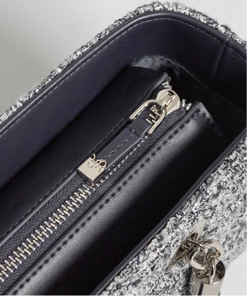 RANDA(ランダ)の「【Special Bag】2WAY チャーム付きビジューキルティングバッグ(ショルダーバッグ・レディース・ピンク/アイボリー/ネイビー・M)」の21枚目の写真