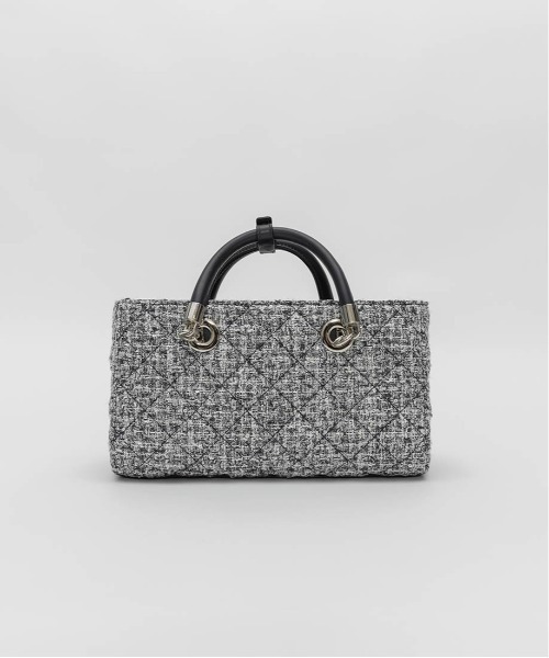 RANDA(ランダ)の「【Special Bag】2WAY チャーム付きビジューキルティングバッグ(ショルダーバッグ・レディース・ピンク/アイボリー/ネイビー・M)」の19枚目の写真