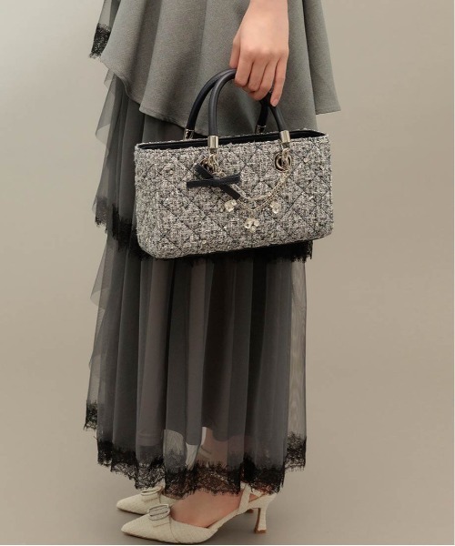 RANDA(ランダ)の「【Special Bag】2WAY チャーム付きビジューキルティングバッグ(ショルダーバッグ・レディース・ピンク/アイボリー/ネイビー・M)」の8枚目の写真