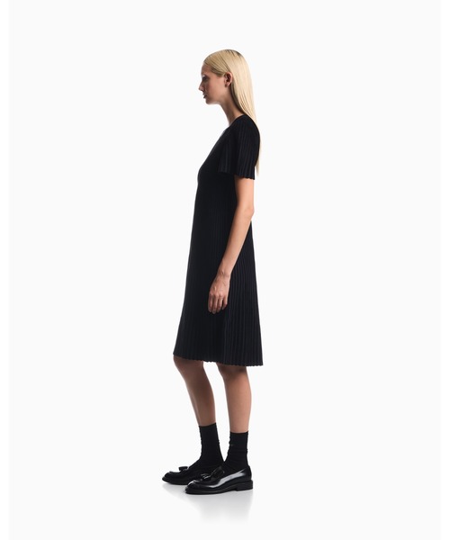 EMPORIO ARMANI(エンポリオアルマーニ)の「【エンポリオ アルマーニ】ウィメンズ レギュラーフィット ストライプ ニットドレス ワンピース(ワンピース・レディース・ブラック/ボルドー・36/42/40/38)」の8枚目の写真
