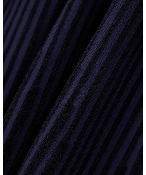 EMPORIO ARMANI(エンポリオアルマーニ)の「【エンポリオ アルマーニ】ウィメンズ レギュラーフィット ストライプ ニットドレス ワンピース(ワンピース・レディース・ブラック/ボルドー・36/42/40/38)」の11枚目の写真