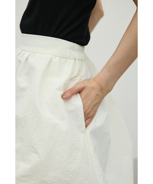 STYLEMIXER（スタイルミキサー）の「ランダムタックフレアスカート（スカート・レディース・ホワイト/ブラック・SMALL/MEDIUM）」の12枚目の写真