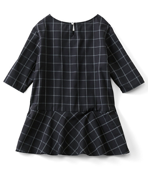 IEDIT（イディット）の「【通勤コーデに◎】ＤＲＥＣＯ　ｂｙ　ＩＥＤＩＴ　形態安定加工素材でイージーケア！ビジュー付き印象美人ペプラムブラウス＜ホワイト＞　　　（シャツ/ブラウス・レディース・ホワイト・MEDIUM/SMALL/X-LARGE/LARGE/XX-LARGE）」の10枚目の写真