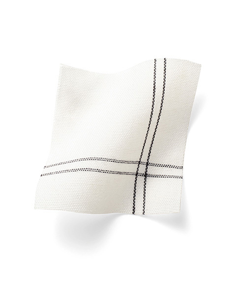 IEDIT（イディット）の「【通勤コーデに◎】ＤＲＥＣＯ　ｂｙ　ＩＥＤＩＴ　形態安定加工素材でイージーケア！ビジュー付き印象美人ペプラムブラウス＜ホワイト＞　　　（シャツ/ブラウス・レディース・ホワイト・MEDIUM/SMALL/X-LARGE/LARGE/XX-LARGE）」の5枚目の写真