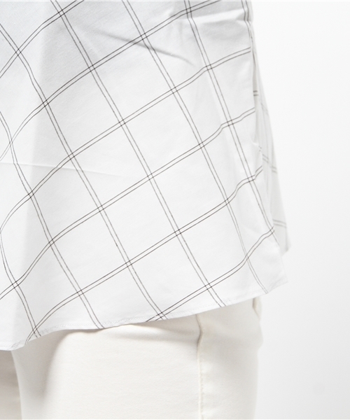 IEDIT（イディット）の「【通勤コーデに◎】ＤＲＥＣＯ　ｂｙ　ＩＥＤＩＴ　形態安定加工素材でイージーケア！ビジュー付き印象美人ペプラムブラウス＜ホワイト＞　　　（シャツ/ブラウス・レディース・ホワイト・MEDIUM/SMALL/X-LARGE/LARGE/XX-LARGE）」の16枚目の写真