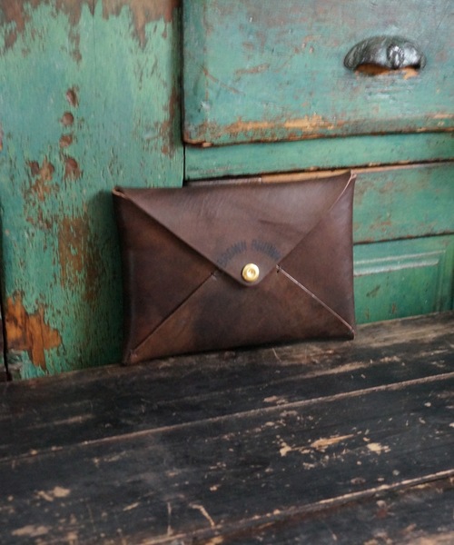 BrownBrown（ブラウンブラウン）の「【BrownBrown】ブラウン･ブラウン/ B.Bレタークラッチバック【ZOZO限定商品】（クラッチバッグ・レディース・イエロー/ダークブラウン/グリーン/レッド/モカ/ベージュ/ターコイズブルー/ブラック・FREE）」の4枚目の写真