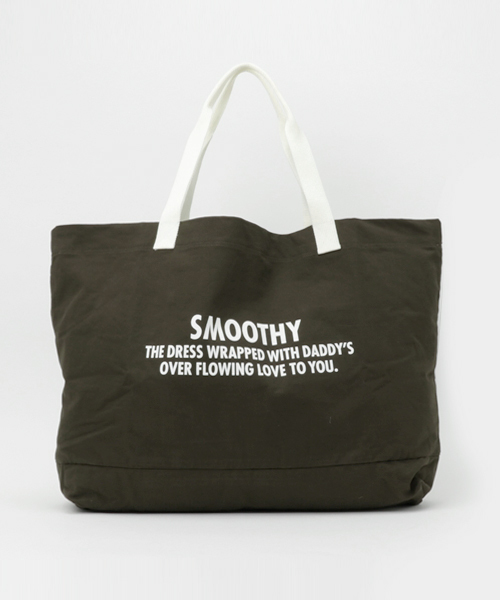 Smoothy（スムージー）の「Smoothy Big Tote Bag / スムージー ビッグトートバッグ（トートバッグ・キッズ・ベージュ/スミクロ/カーキ/マスタード/ネイビー/ウッドランド/ホワイト/ブラック・FREE）」の3枚目の写真