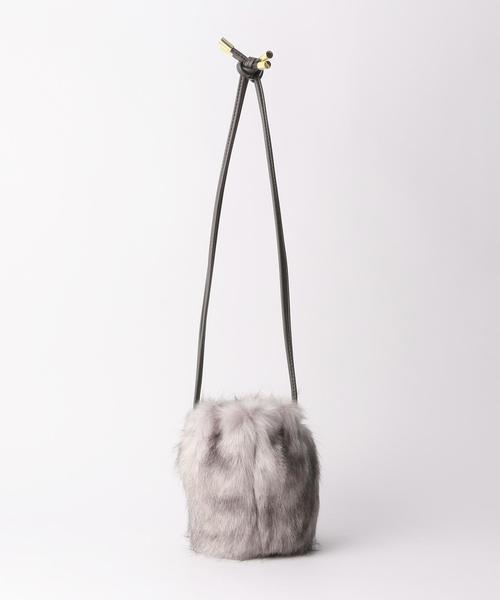 Jewel Changes(ジュエルチェンジズ)の「【WEB限定】◎JC フェイクファーポシェット / ショルダーバッグ(ショルダーバッグ・レディース・ライトグレー/ナチュラル/レッド・フリ-)」の19枚目の写真