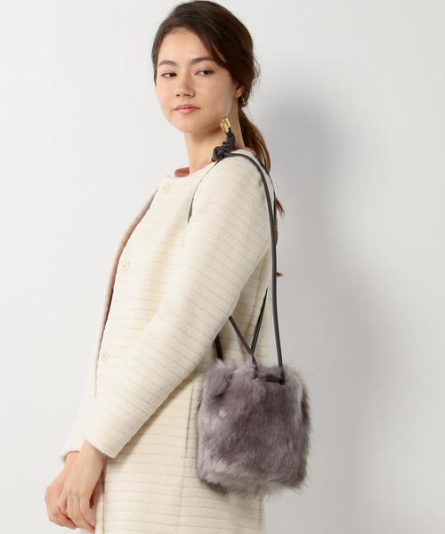 Jewel Changes(ジュエルチェンジズ)の「【WEB限定】◎JC フェイクファーポシェット / ショルダーバッグ(ショルダーバッグ・レディース・ライトグレー/ナチュラル/レッド・フリ-)」の22枚目の写真