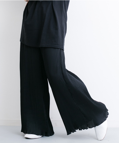 MERLOT(メルロー)の「裾フリルピンプリーツイージーワイドパンツ4958(その他パンツ・レディース・ベージュ/ブラック/ライトブルー/ピンク/モカ/ピンク系その他/グリーン・FREE)」の2枚目の写真