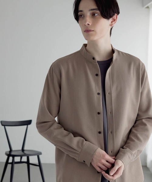 MONO-MART（モノマート）の「T/R ストレッチ バンドカラーシャツ（シャツ/ブラウス・メンズ・オフホワイト/ベージュ/ブルー系その他/ブラック/グレー系その他/オリーブ/ネイビー/チャコール/ライトベージュ/ブラック系その他/キャメル/ブラウン/パープル/チェック/グレー/ストライプ/サックスブルー/グレー系その他2/ボルドー/モカ/イエロー系その他/ベージュ系その他/ブルー系その他2/ブラウン系その他2/ベージュ系その他2/ブラウン系その他/グリーン系その他/ベージュ系その他4/ベージュ系その他3/グレー系その他3/グレイッシュベージュ/グレー系その他4/ダークブラウン/ブルー系その他3/グリーン系その他2/ライラック・M/L/S/XL）」の20枚目の写真