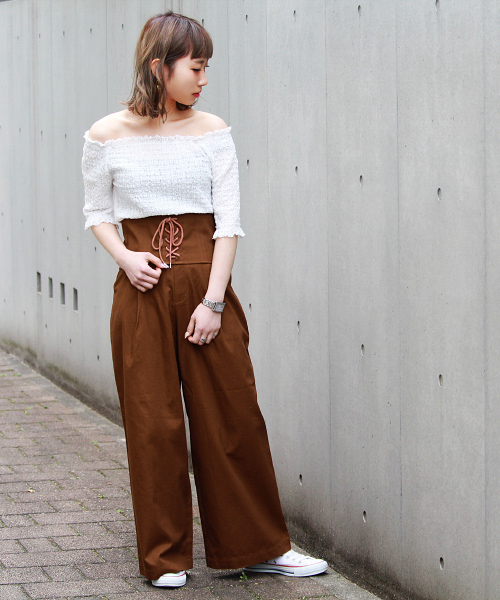 PAGEBOY(ページボーイ)の「レースシャーリングトップス(Tシャツ/カットソー・レディース・オフホワイト/レッド/マスタード/ブラック・FREE)」の5枚目の写真