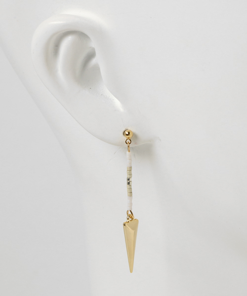 Culture Medium（カルチャーミディアム）の「トライアングルモチーフピアス（ピアス（両耳用）・レディース・グレー/ブラック/サックスブルー/ホワイト/ピンク・FREE）」の7枚目の写真