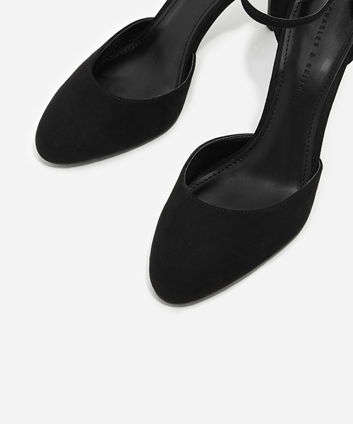 CHARLES & KEITH(チャールズ & キース)の「ベーシックアンクルストラップヒール / BASIC ANKLE STRAP HEELS(サンダル・レディース・ブラック/ピンク/バーガンディー・22.5cm/23cm/24cm/23.5cm/24.5cm)」の5枚目の写真