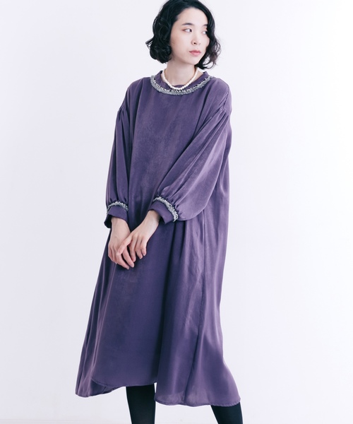 merlot plus(メルロープリュス)の「ボトルネックフリンジワンピース1069(ワンピース・レディース・パープル/ブラック/ベージュ・FREE)」の1枚目の写真
