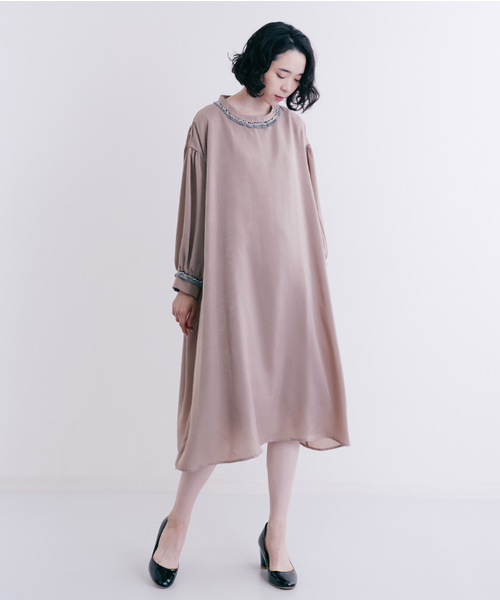 merlot plus(メルロープリュス)の「ボトルネックフリンジワンピース1069(ワンピース・レディース・パープル/ブラック/ベージュ・FREE)」の11枚目の写真