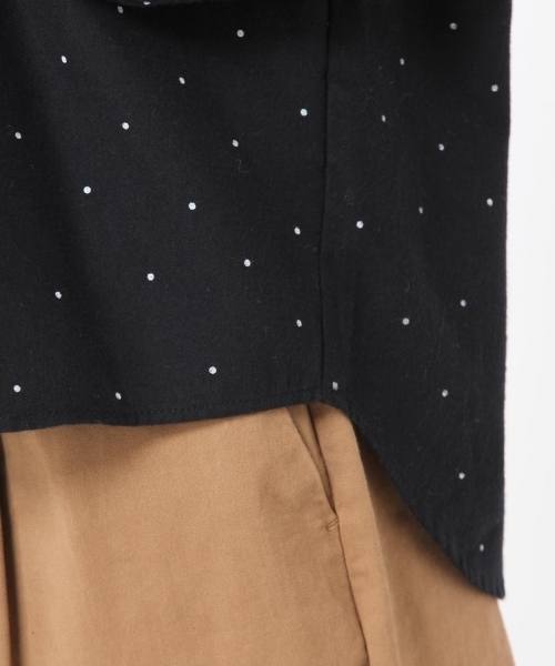 studio CLIP（スタディオクリップ）の「コットンビエラアソートフリル衿ブラウス（シャツ/ブラウス・レディース・ネイビー/アイボリー/その他1・LARGE/MEDIUM）」の5枚目の写真