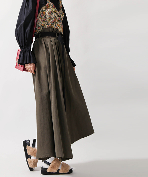 WEGO（ウィゴー）の「WEGO/ピーチサテンベルトロングスカート（スカート・レディース・ダークブラウン/ブラック/カーキ・FREE）」の5枚目の写真